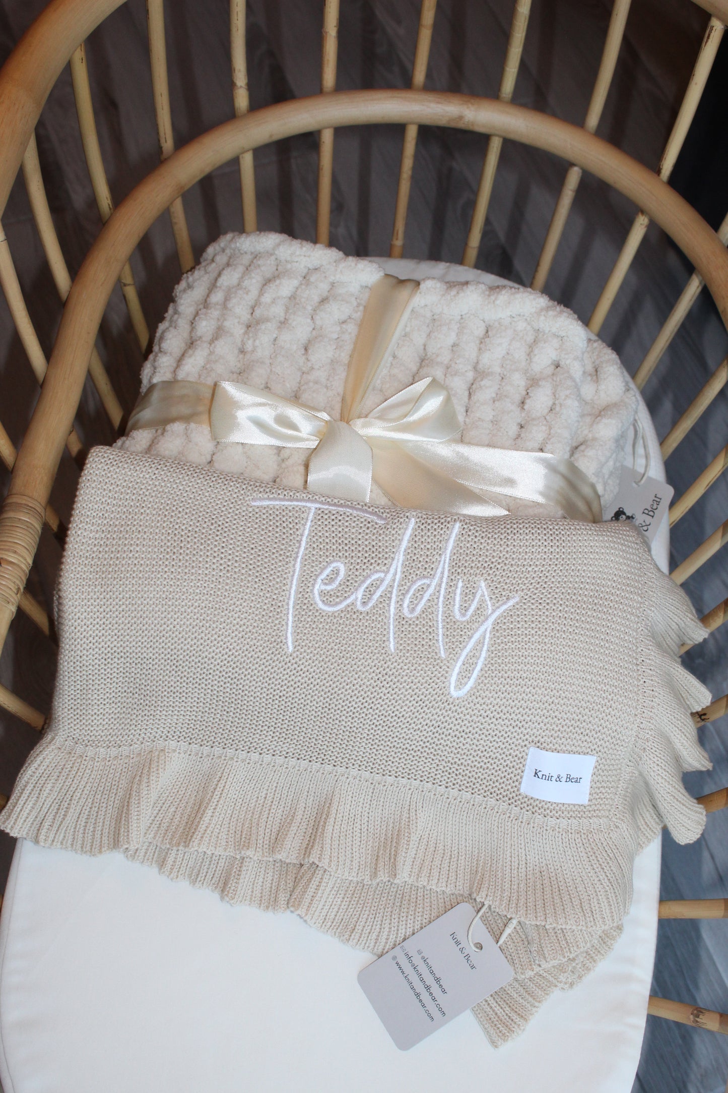 Frill Knit Blanket - Beige