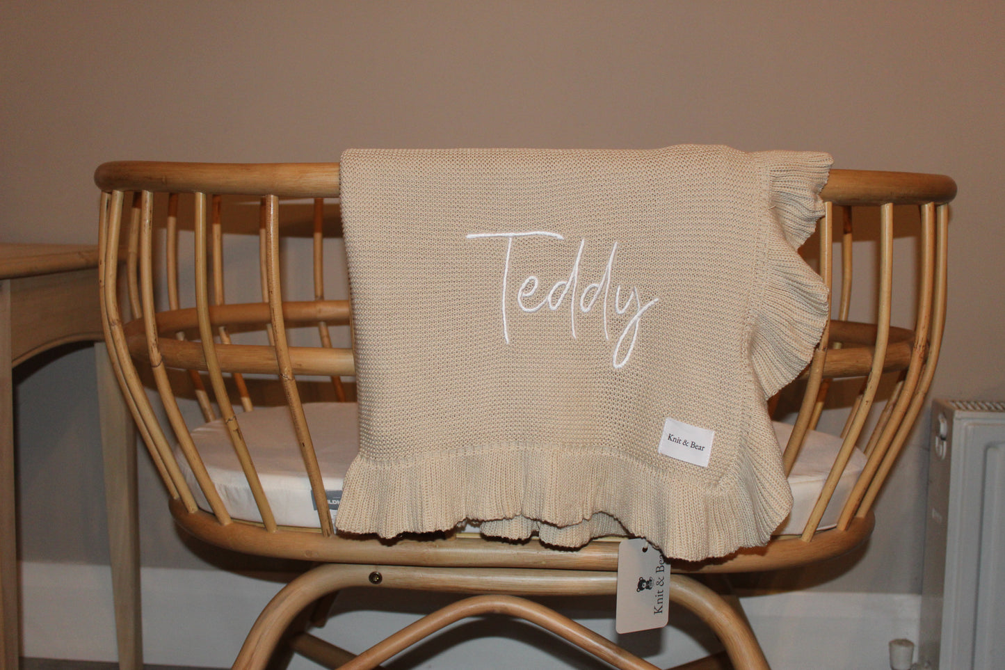 Frill Knit Blanket - Beige