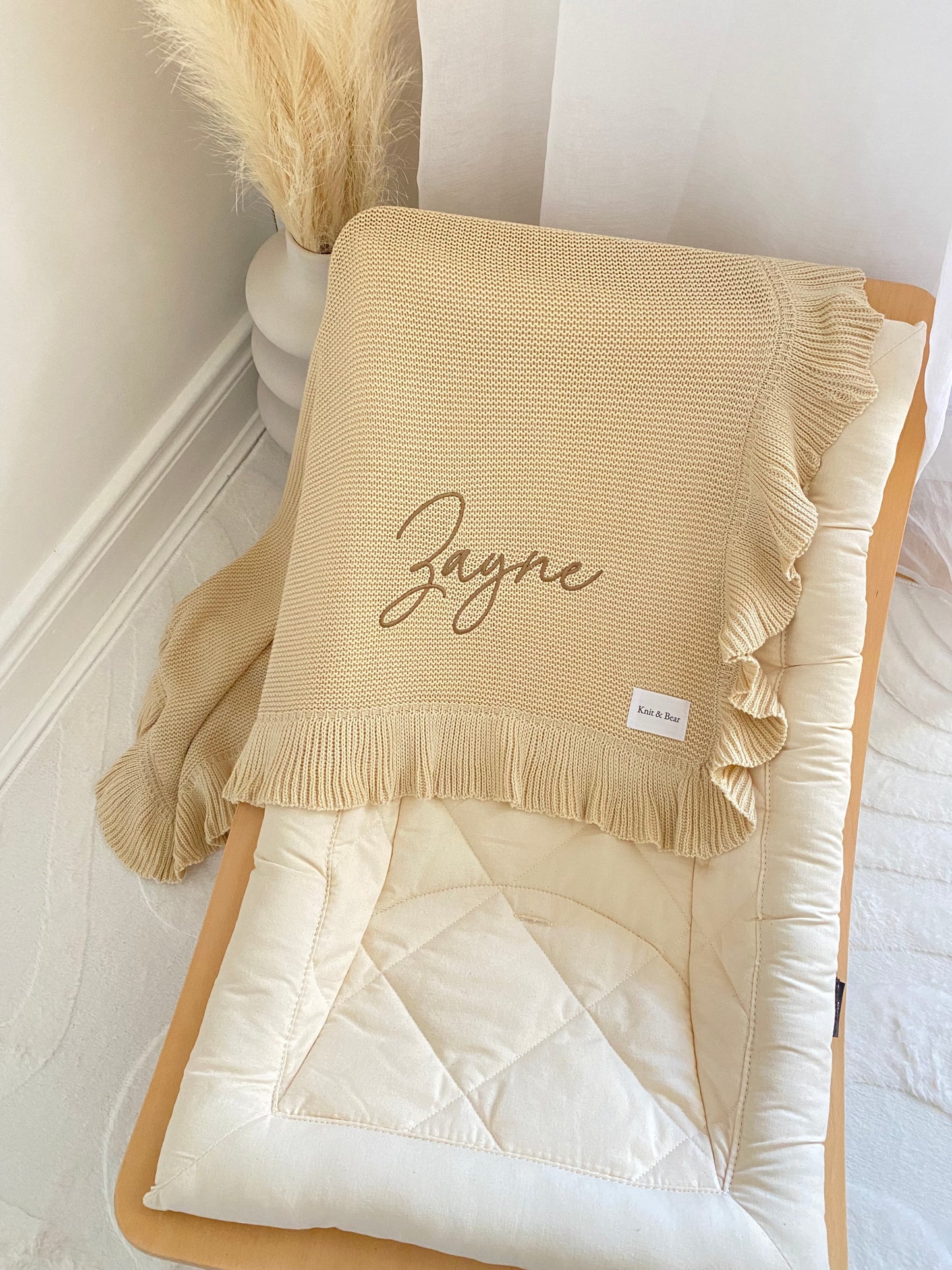 Frill Knit Blanket - Beige