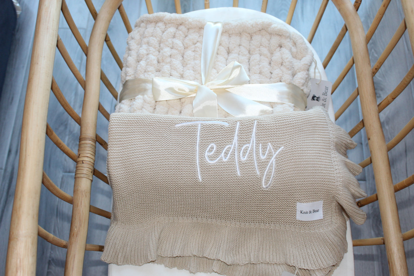 Frill Knit Blanket - Beige