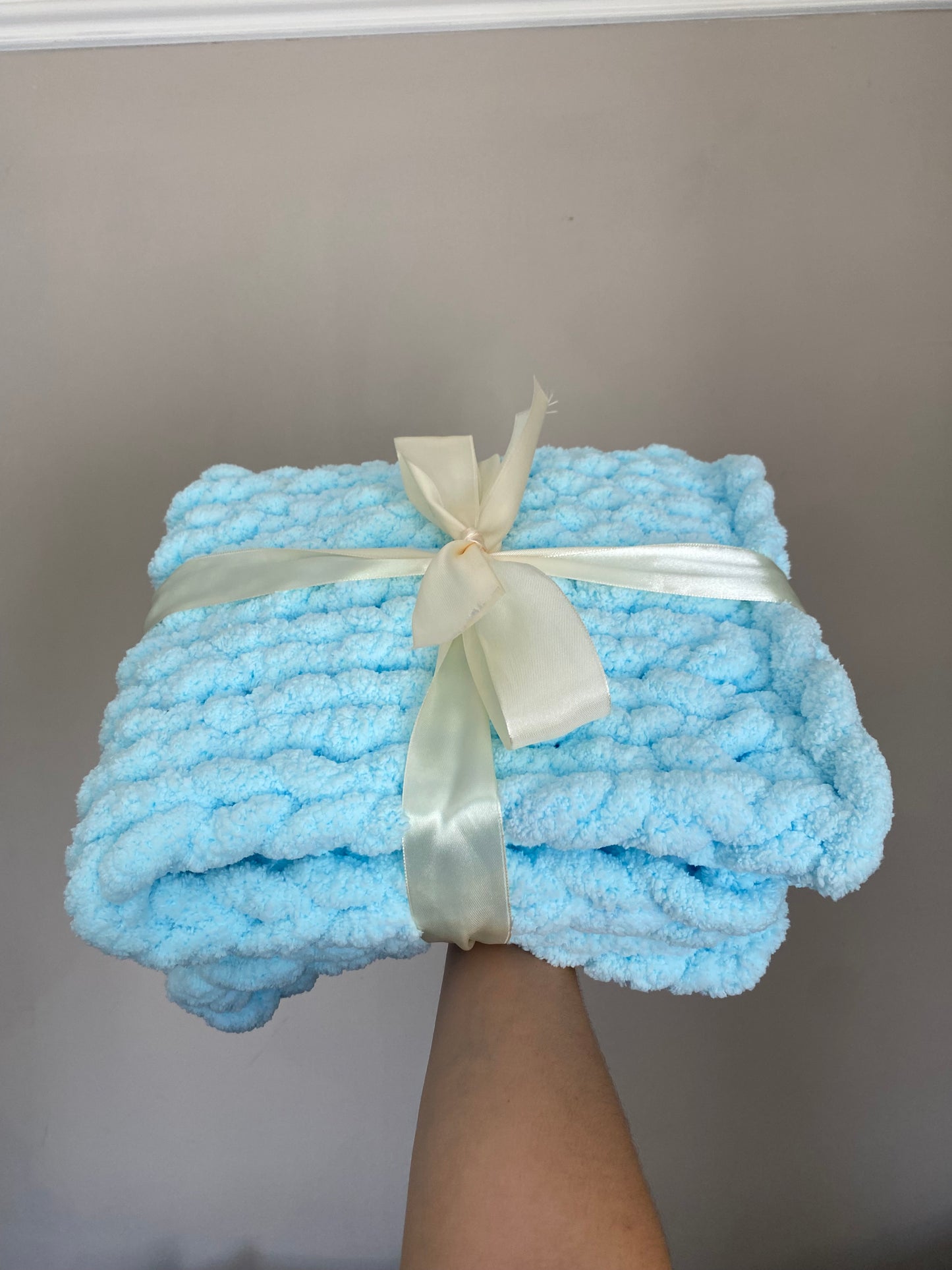 Handmade Chunky Knit Blanket - Blue